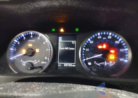 2018 Toyota Highlander Le Plus z USA, uszkodzony, nr VIN 5TDBZRFH0JS909712